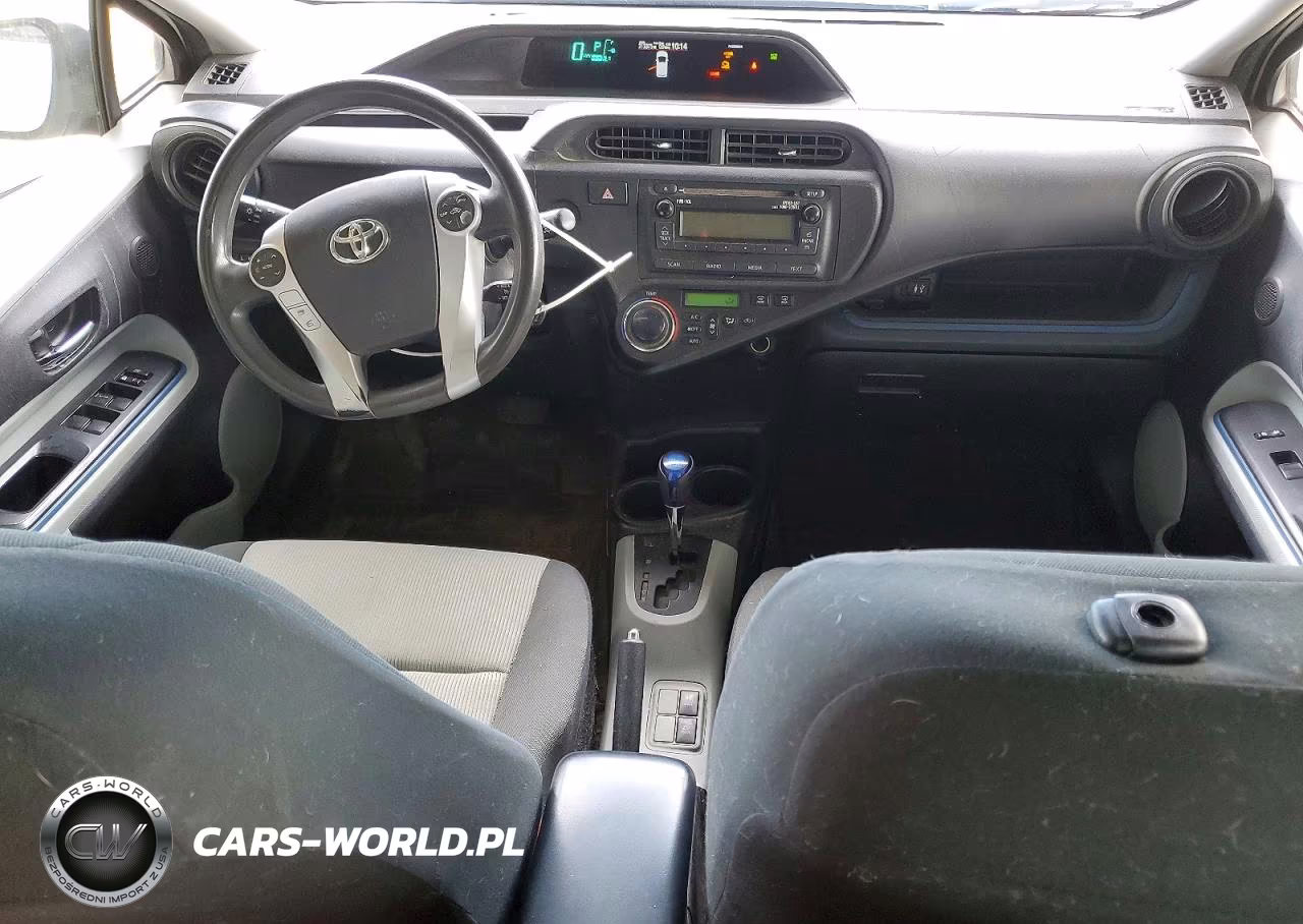 2013 Toyota Prius C Two VIN:JTDKDTB31D1542889 - 8