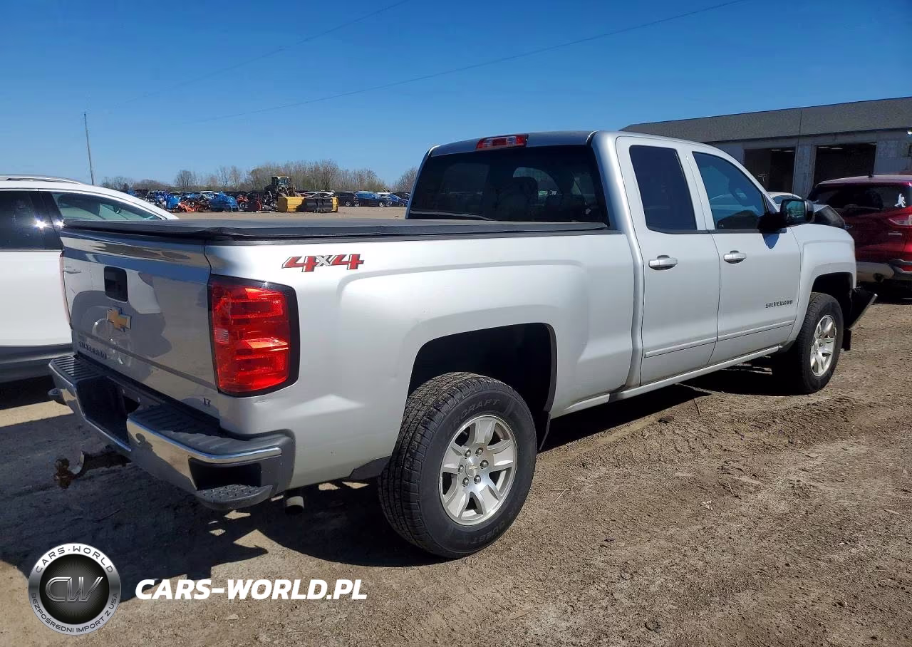 2018 Chevrolet Silverado K1500 Lt VIN:1GCVKREH3JZ315181 - 3
