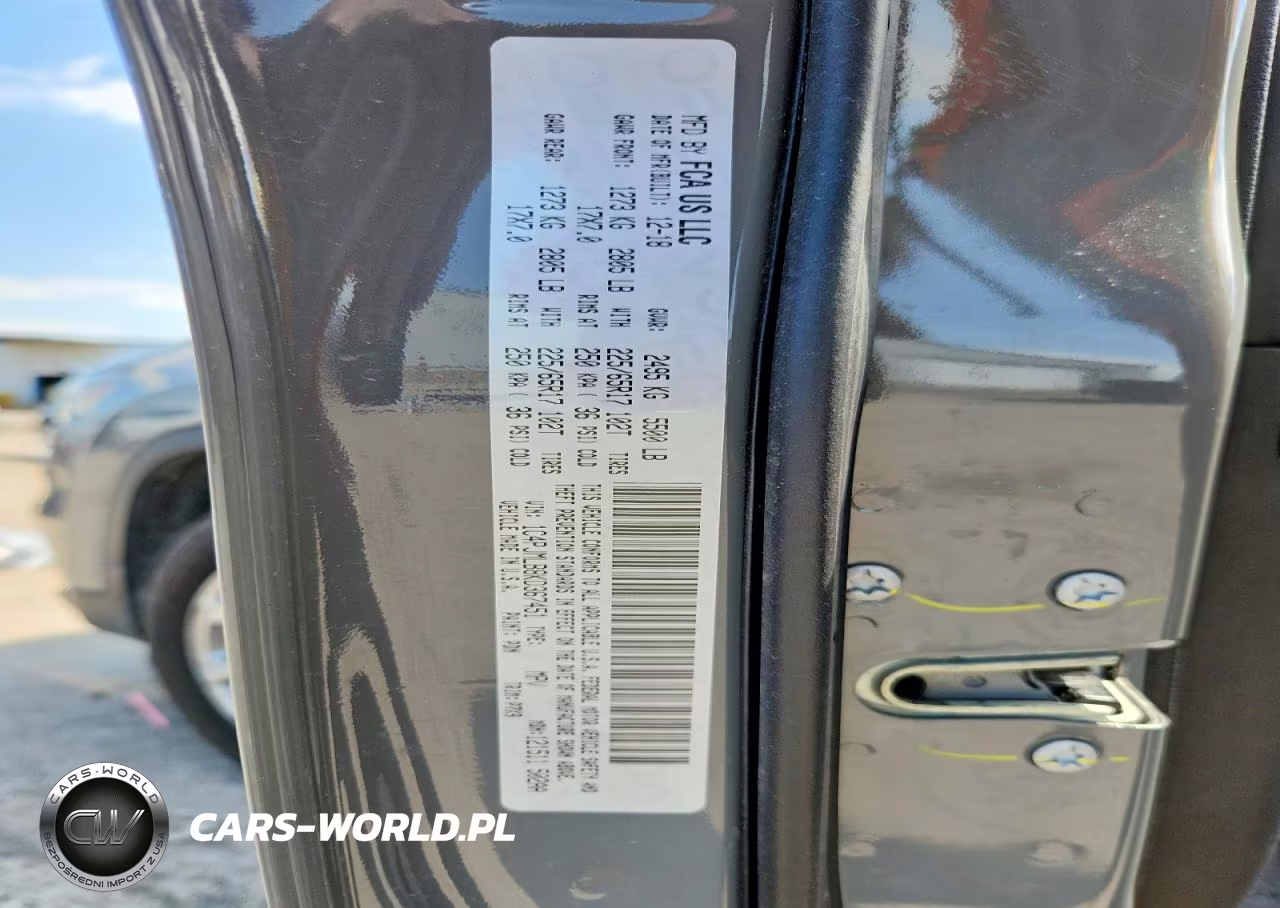 2019 Jeep Cherokee Latitude Plus VIN:1C4PJMLB8KD367451 - 13