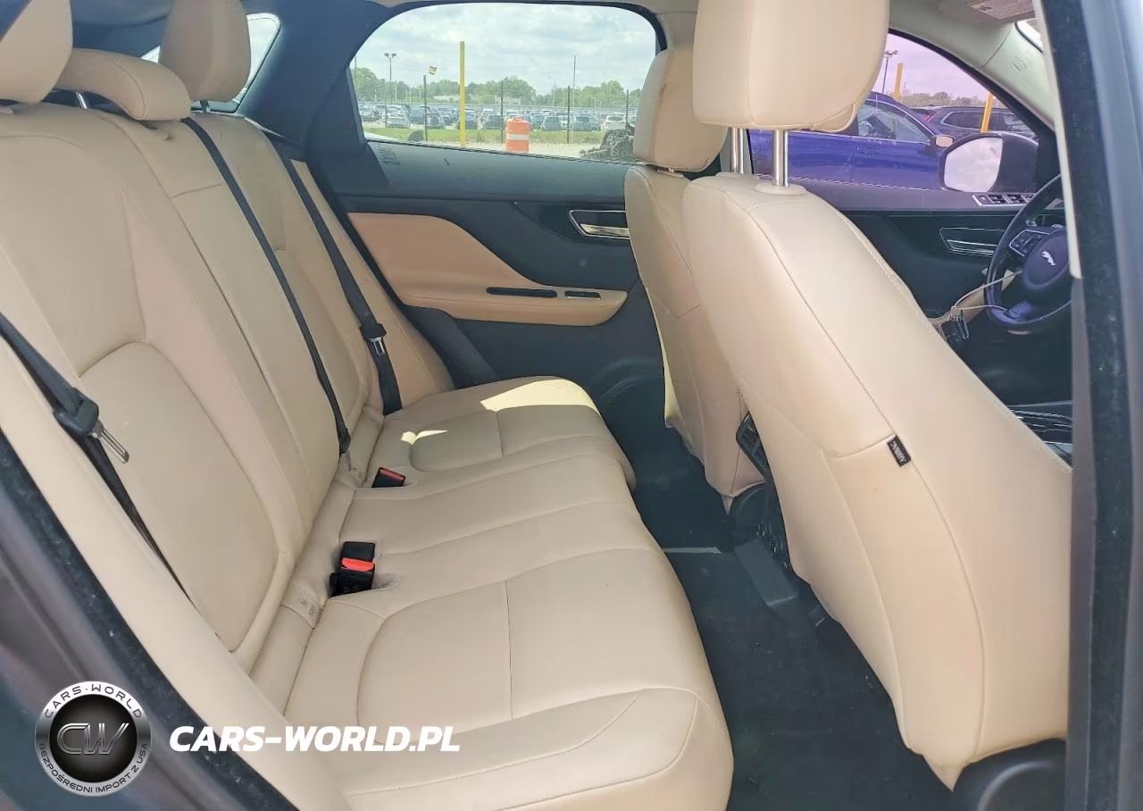 2017 Jaguar F-Pace Premium VIN:SADCJ2BV2HA070348 - 11