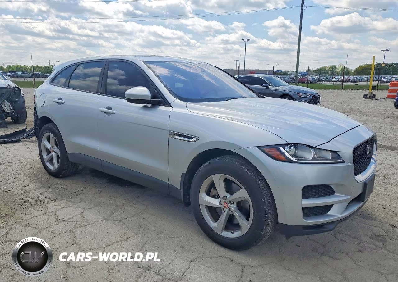 2017 Jaguar F-Pace Premium VIN:SADCJ2BV2HA070348 - 4