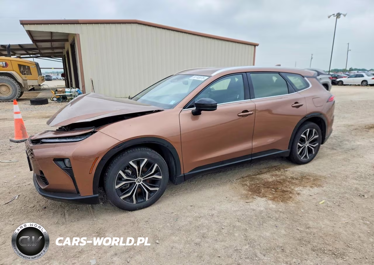 2025 Toyota Crown Signia Xle – zdjęcie 1 z 14