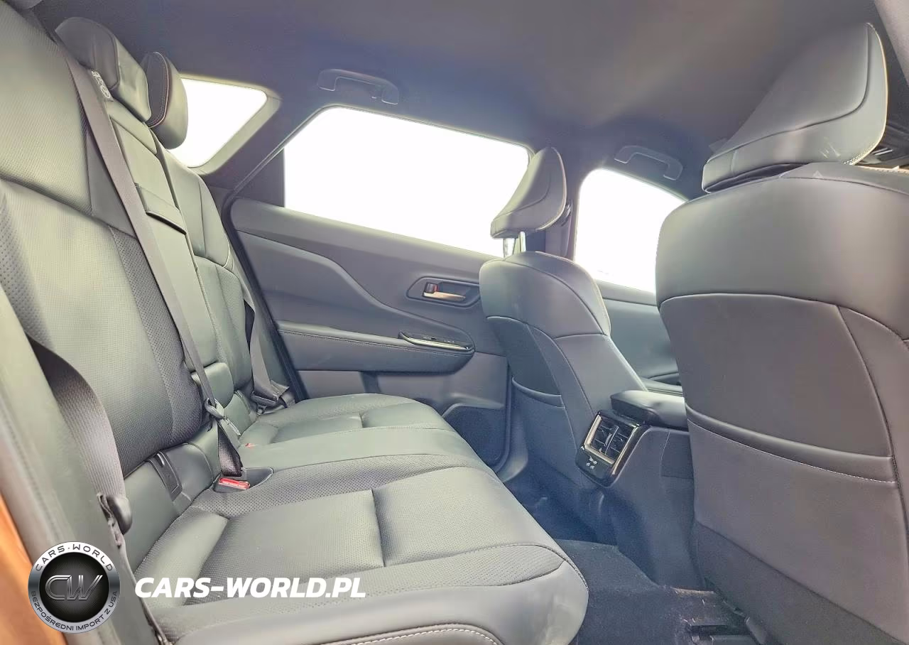 2025 Toyota Crown Signia Xle VIN:JTDACAAJ4S3000173 - 11