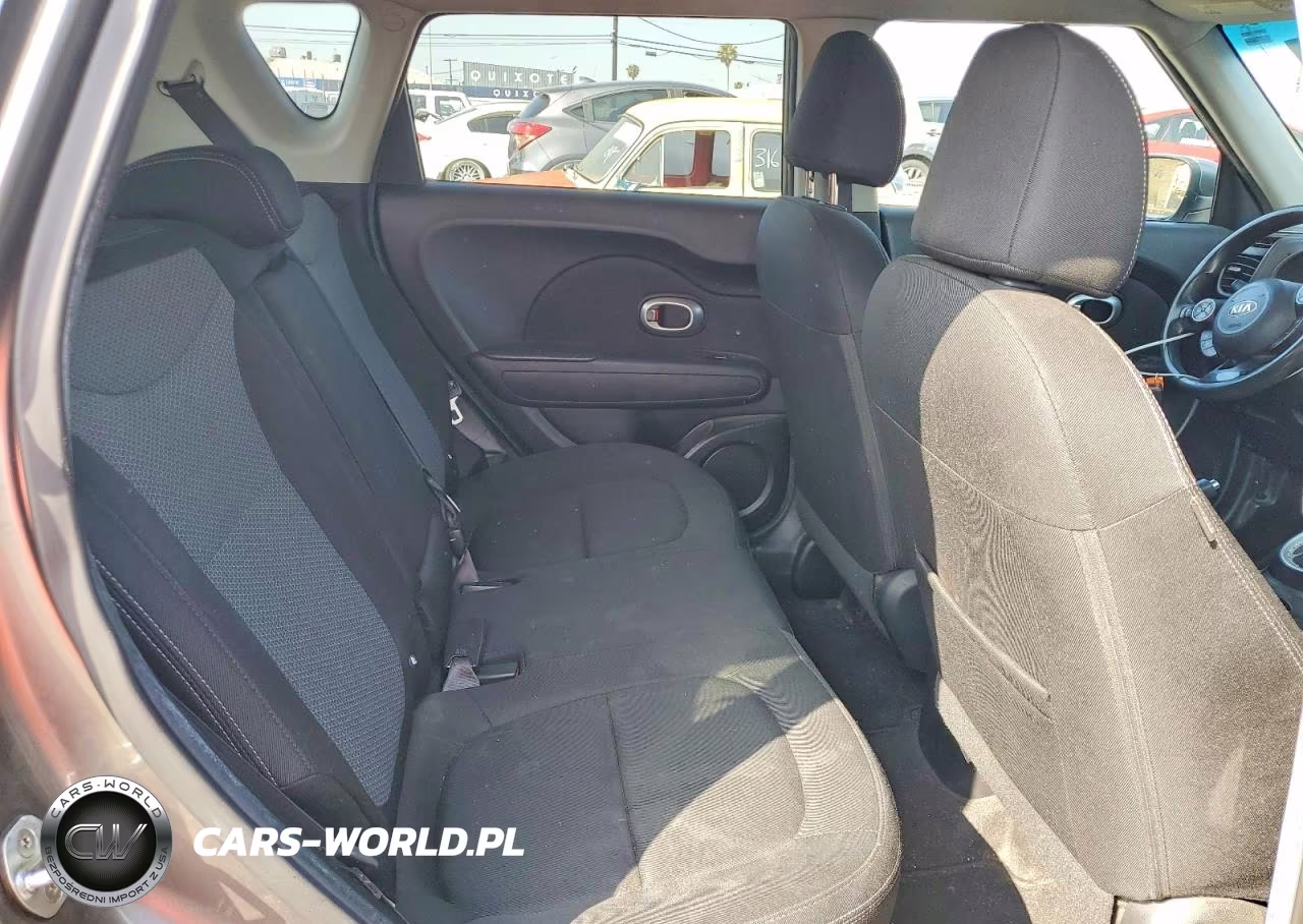 2018 Kia Soul VIN:KNDJP3A53J7532010 - 11