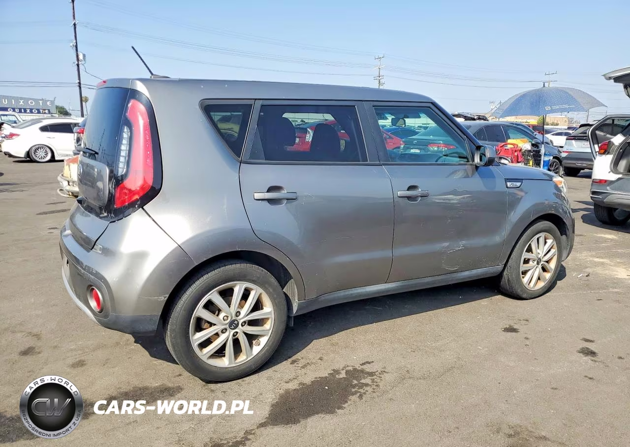 2018 Kia Soul VIN:KNDJP3A53J7532010 - 3