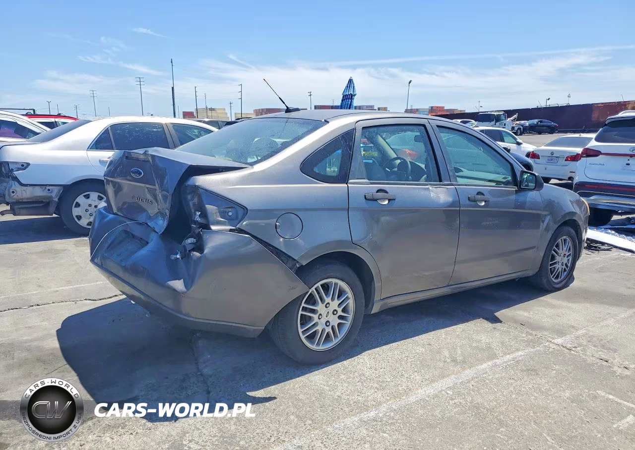 2010 Ford Focus Se VIN:1FAHP3FNXAW243001 - 3
