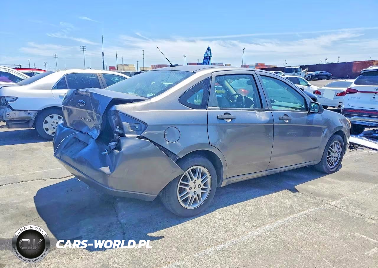 2010 Ford Focus Se VIN:1FAHP3FNXAW243001 - 4