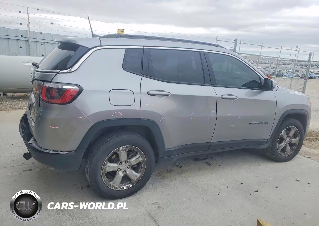 2019 Jeep Compass VIN:3C4NJDBB5KT756812 - 3