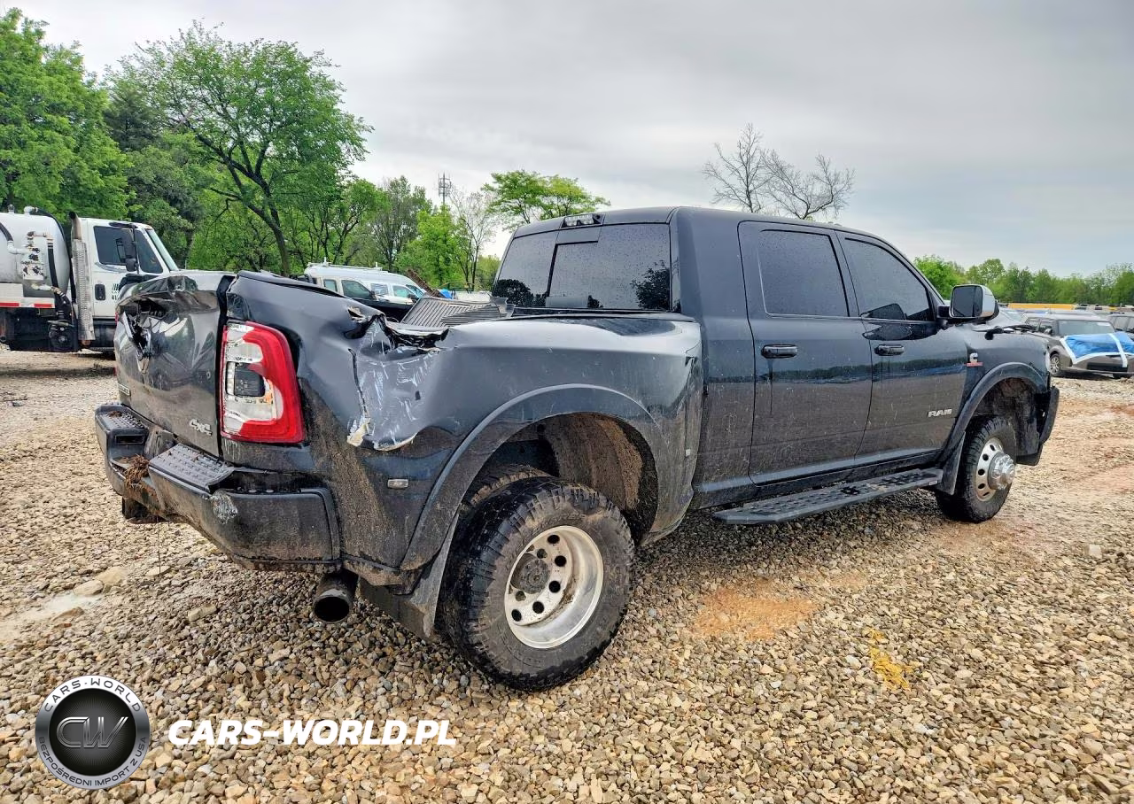 2019 Ram 3500 Laramie VIN:3C63RRML5KG665090 - 3