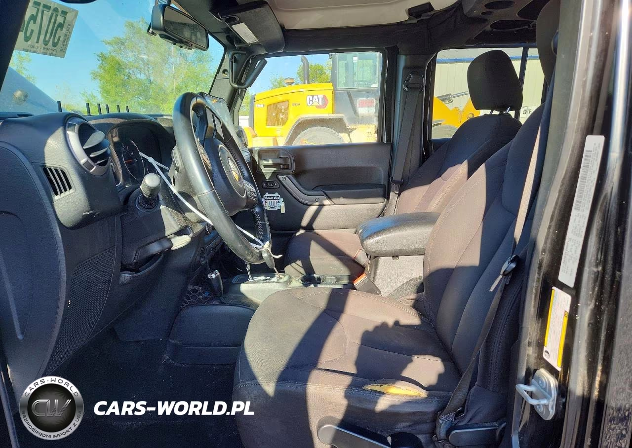 2015 Jeep Wrangler Unlimited Sport VIN:1C4BJWDG0FL508413 - 7