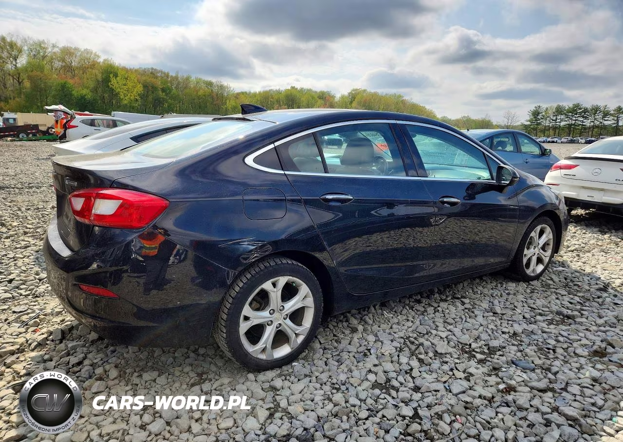 2017 Chevrolet Cruze Premier VIN:1G1BF5SM0H7246238 - 3