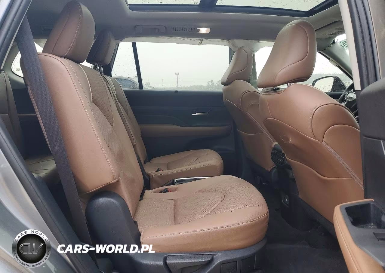 2025 Toyota Grand Highlander Platinum VIN:5TDAAAB53SS088428 - 11