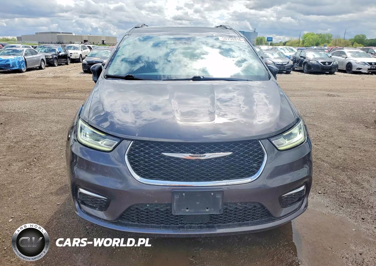 2022 Chrysler Pacifica Touring L VIN:2C4RC1BGXNR100151 - 5