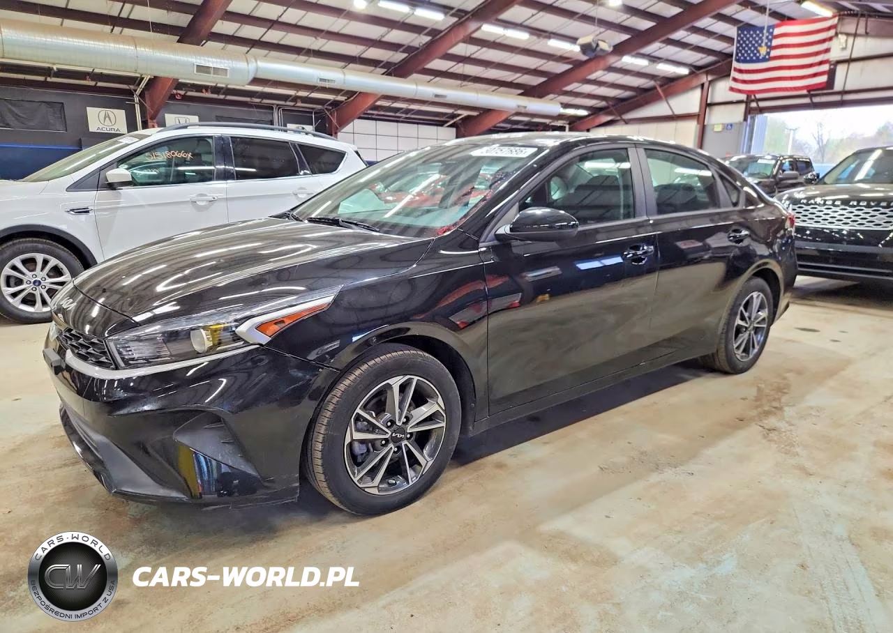 2023 Kia Forte Lxs – zdjęcie 1 z 12