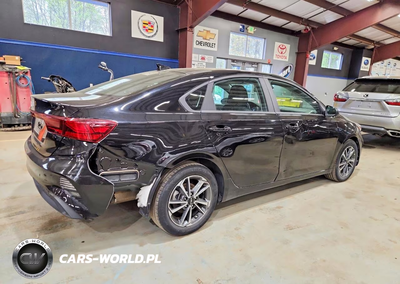 2023 Kia Forte Lxs VIN:3KPF24AD1PE538382 - 3