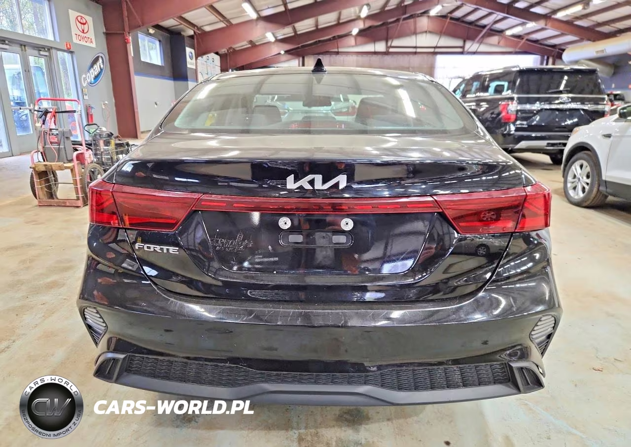2023 Kia Forte Lxs VIN:3KPF24AD1PE538382 - 6