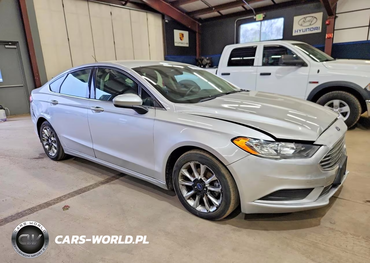 2017 Ford Fusion Se VIN:3FA6P0H78HR370590 - 4