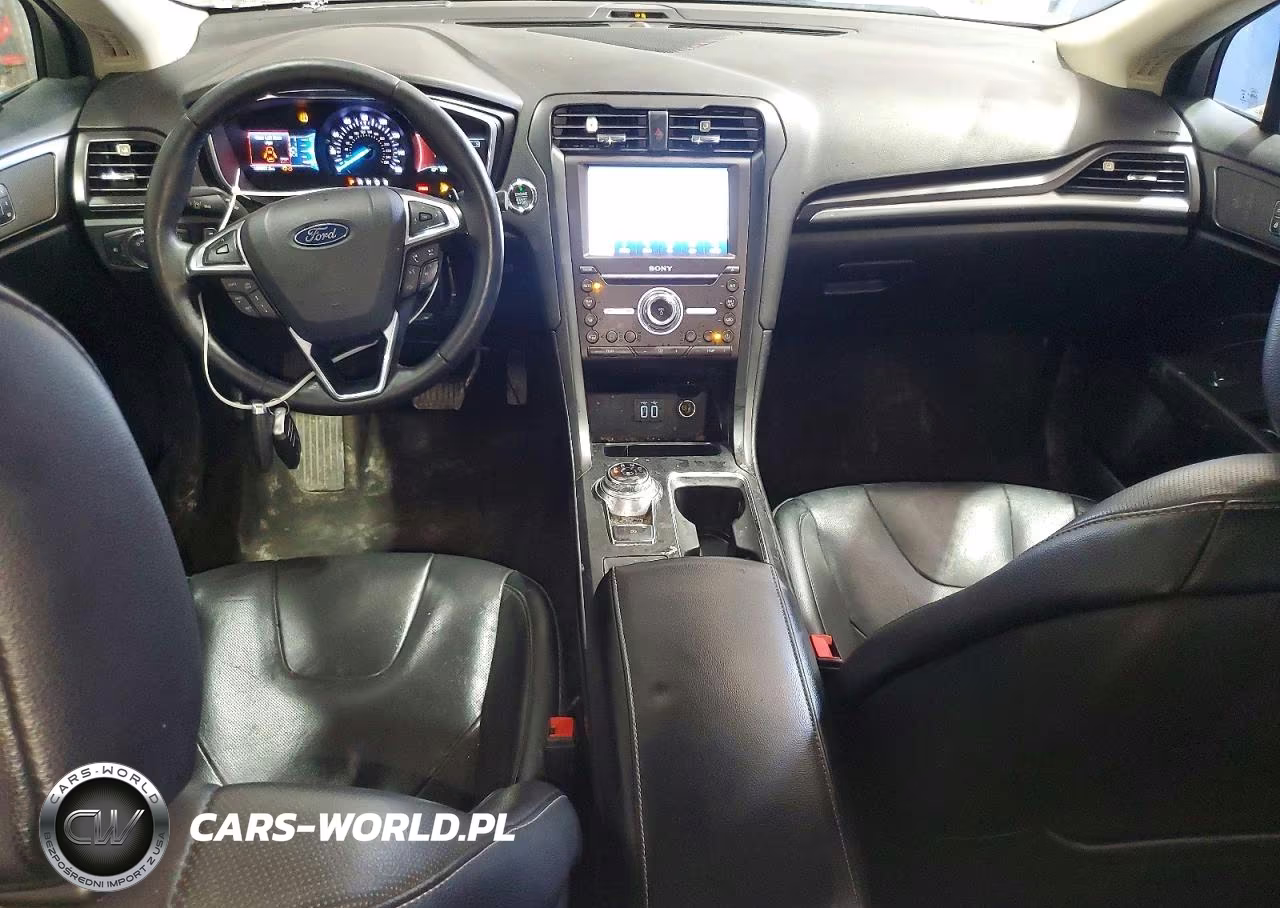 2020 Ford Fusion Titanium VIN:3FA6P0D9XLR137052 - 8