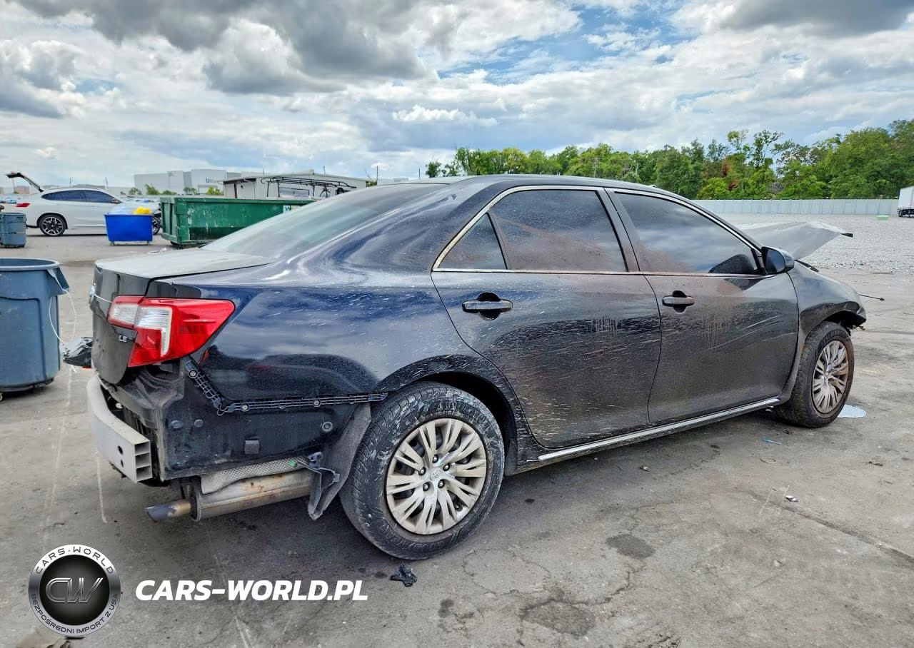 2014 Toyota Camry Le VIN:4T4BF1FK0ER415164 - 3