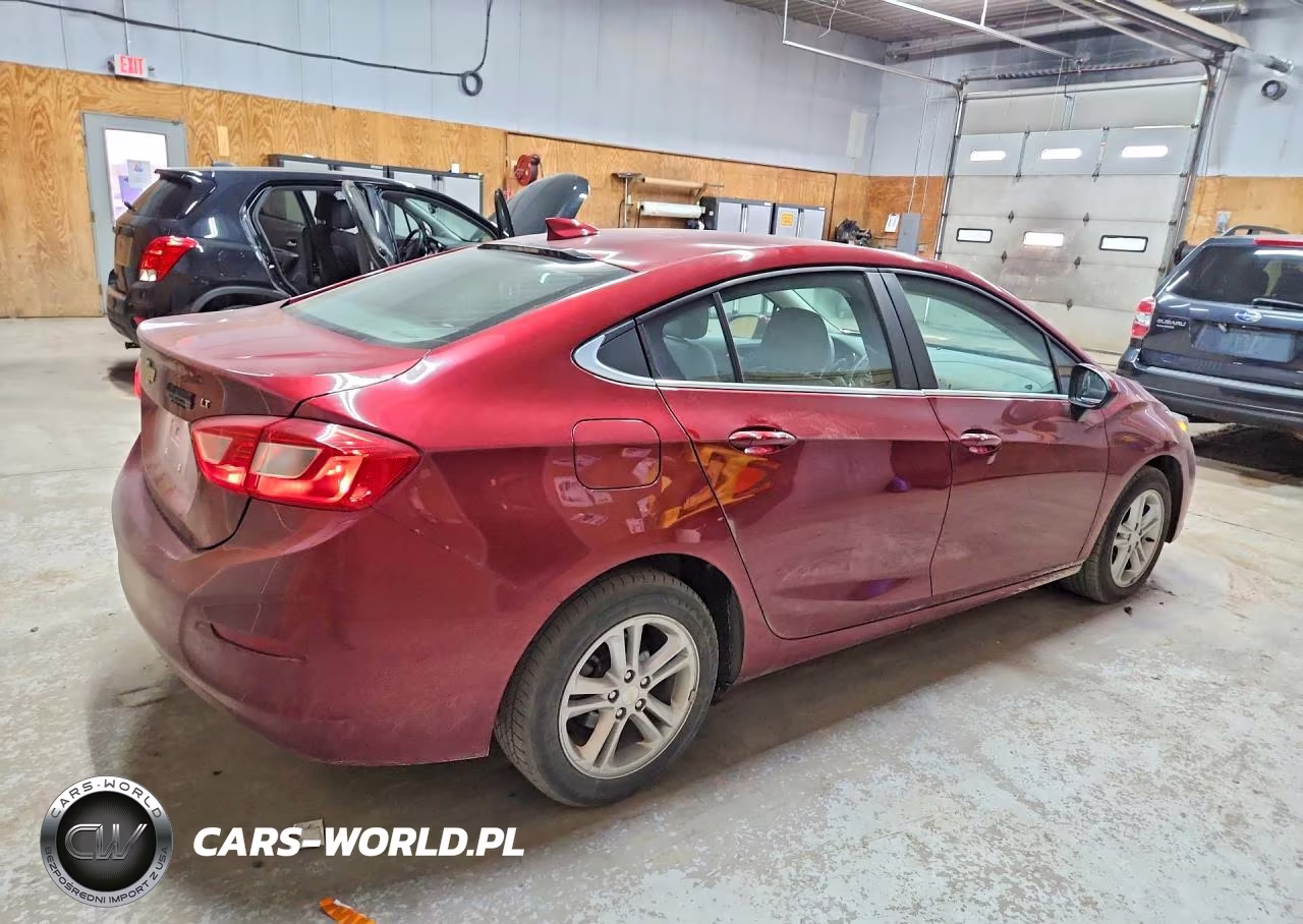 2017 Chevrolet Cruze Lt VIN:1G1BE5SMXH7135909 - 3
