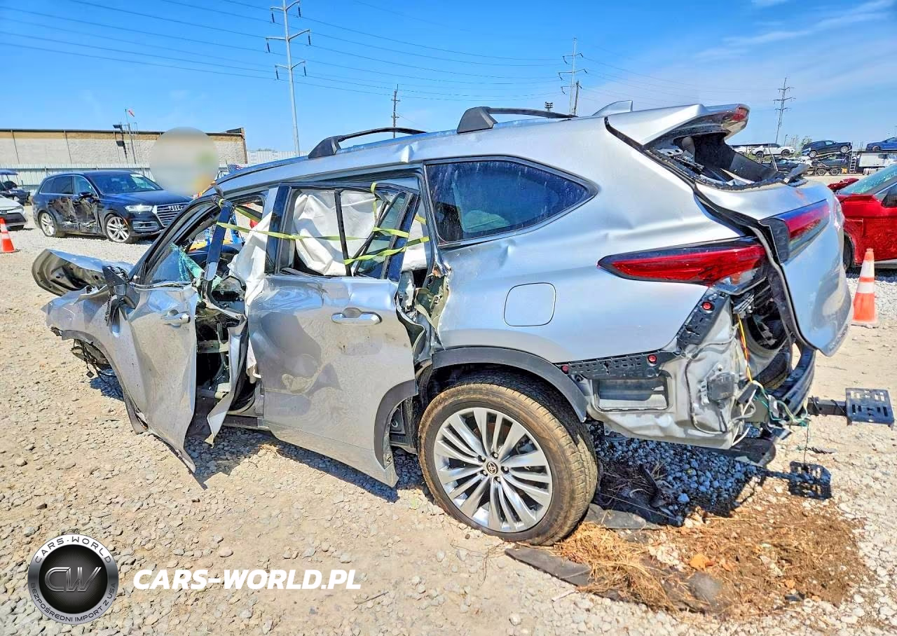 2022 Toyota Highlander Platinum VIN:5TDFZRBHXNS192104 - 2