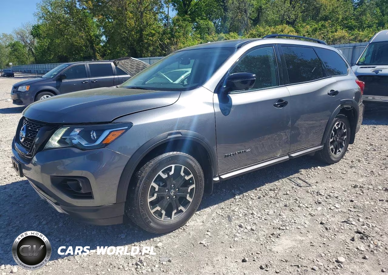 2020 Nissan Pathfinder Sl
