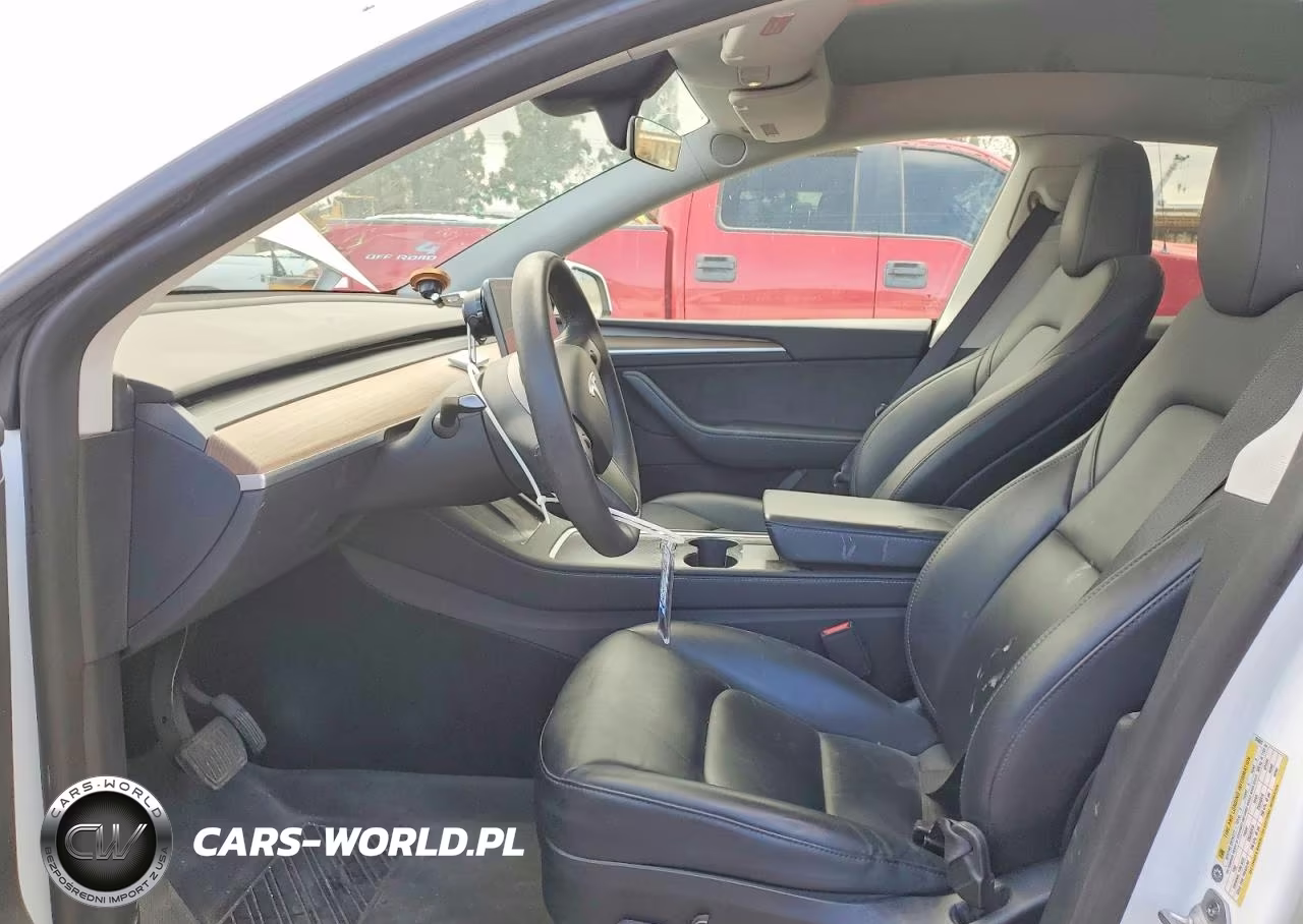 2024 Tesla Model Y VIN:7SAYGAEE0RF984681 - 7