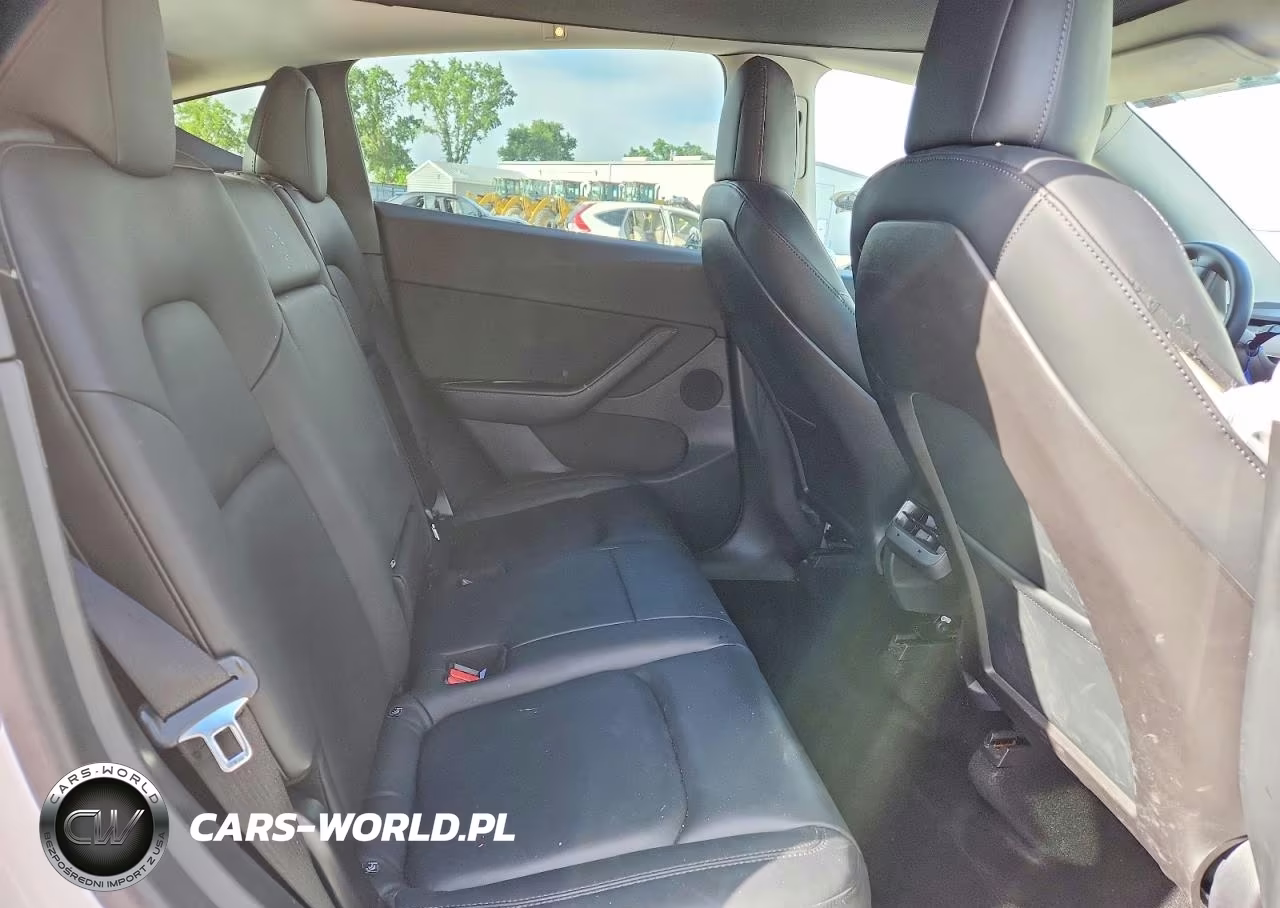 2020 Tesla Model Y VIN:5YJYGDEE6LF018535 - 10