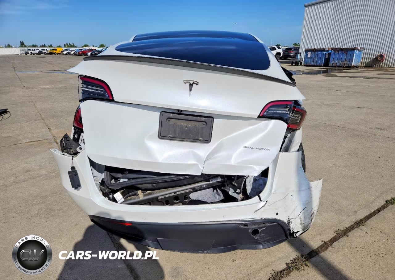 2020 Tesla Model Y VIN:5YJYGDEE6LF018535 - 6
