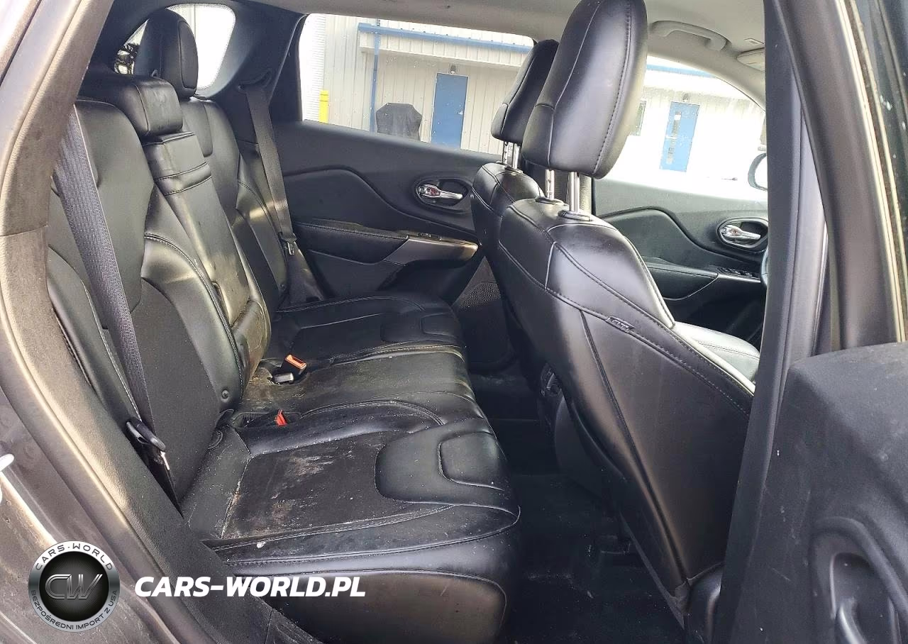 2019 Jeep Cherokee Latitude Plus VIN:1C4PJMLX1KD311850 - 10