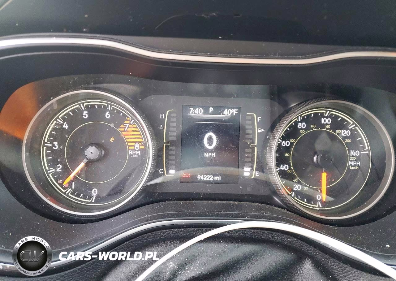 2019 Jeep Cherokee Latitude Plus VIN:1C4PJMLX1KD311850 - 9