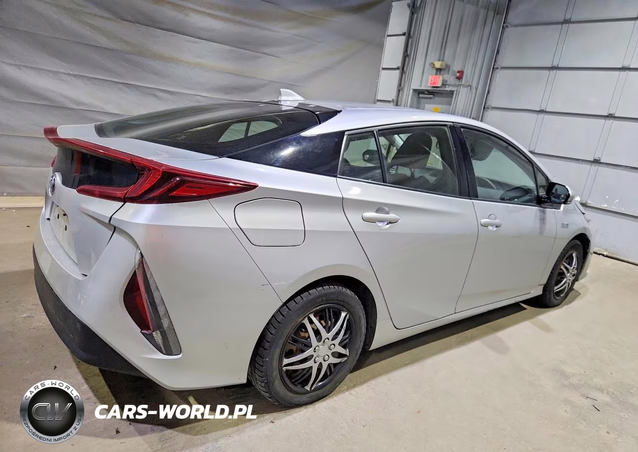 2019 Toyota Prius Prime Plus VIN:JTDKARFP5K3116049 - 3