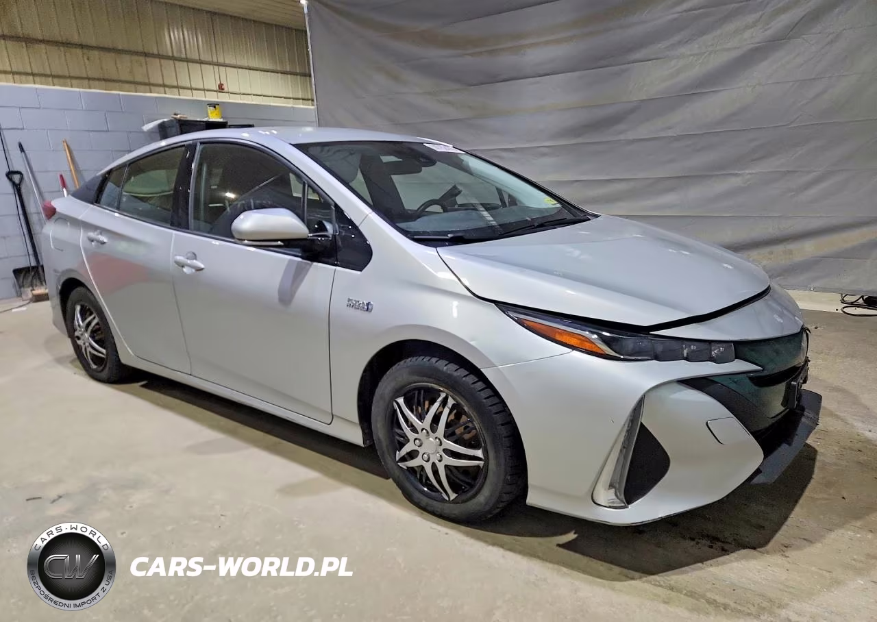 2019 Toyota Prius Prime Plus VIN:JTDKARFP5K3116049 - 4