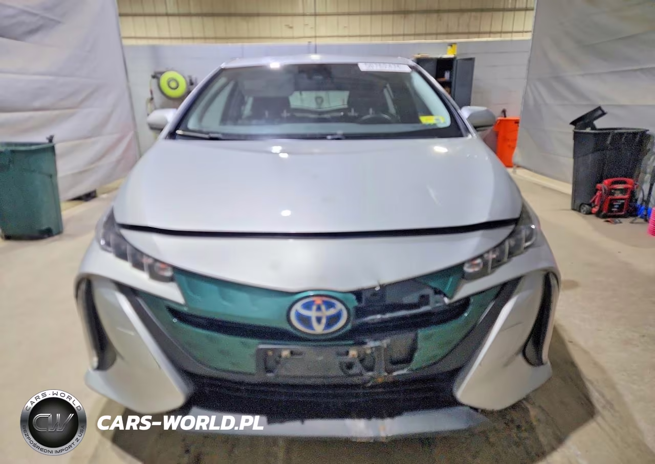 2019 Toyota Prius Prime Plus VIN:JTDKARFP5K3116049 - 5