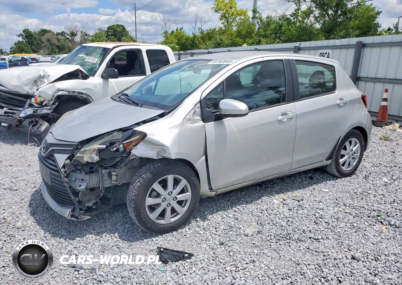 2015 Toyota Yaris 5-Door Le
