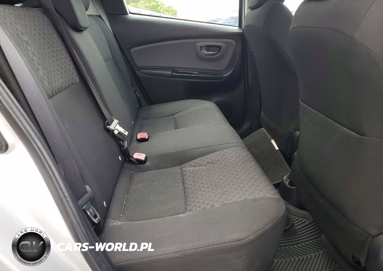 2015 Toyota Yaris 5-Door Le VIN:VNKKTUD37FA024026 - 10