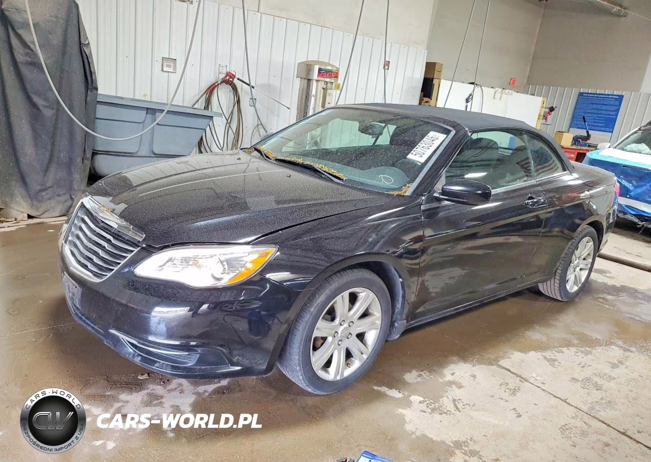 2013 Chrysler 200 Touring