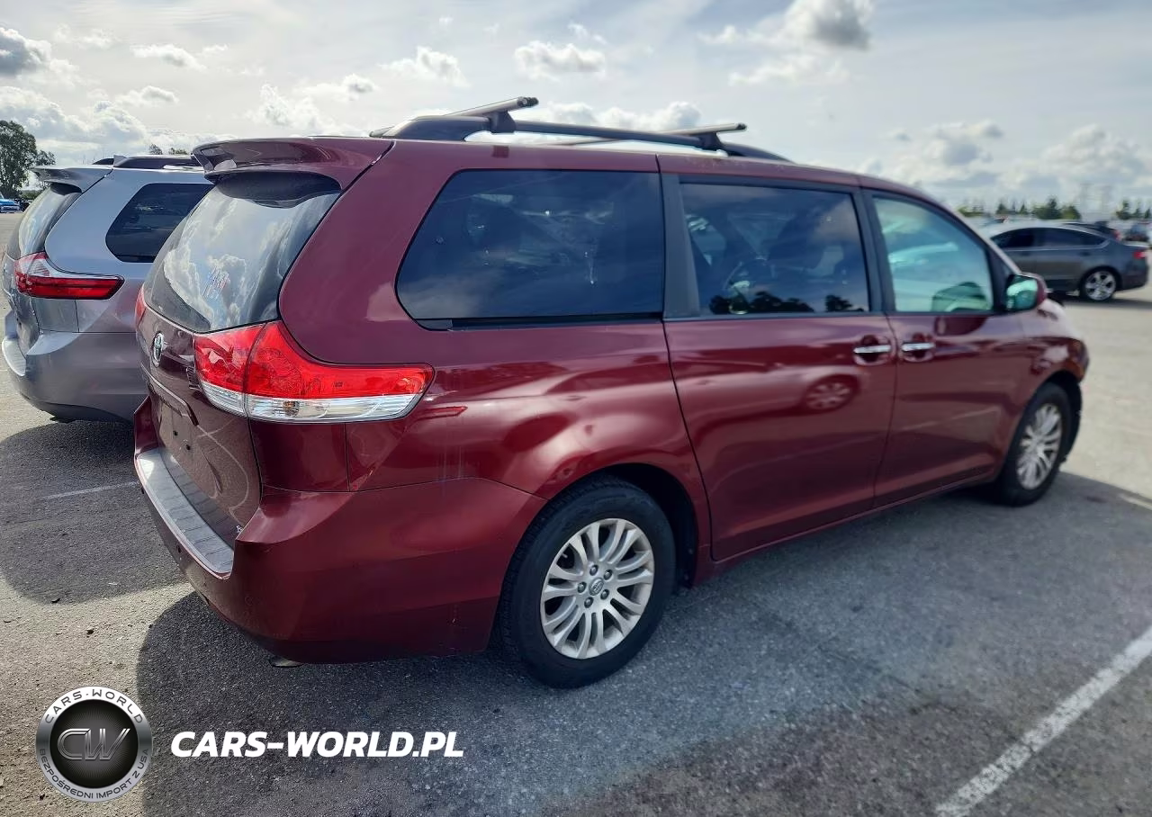 2014 Toyota Sienna Xle 8-Passenger VIN:5TDYK3DC3ES419998 - 3
