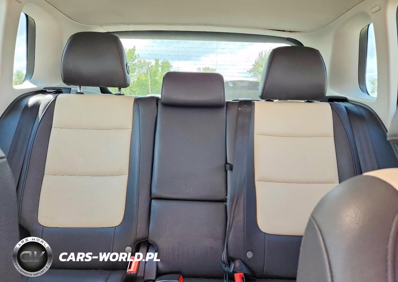 2017 Volkswagen Tiguan Wolfsburg VIN:WVGSV7AX5HW500478 - 10