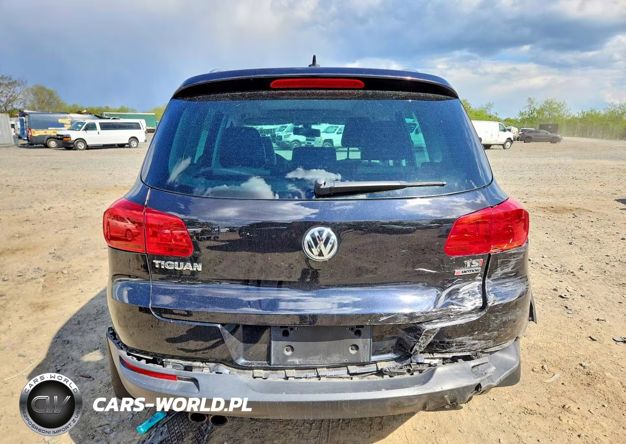 2017 Volkswagen Tiguan Wolfsburg VIN:WVGSV7AX5HW500478 - 6