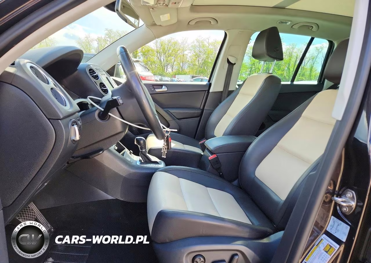 2017 Volkswagen Tiguan Wolfsburg VIN:WVGSV7AX5HW500478 - 7