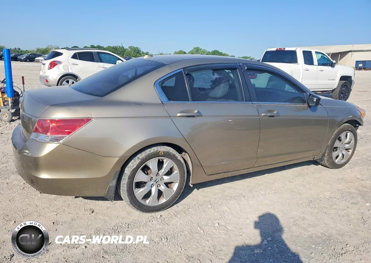 2008 Honda Accord Exl VIN:JHMCP26828C030823 - 3