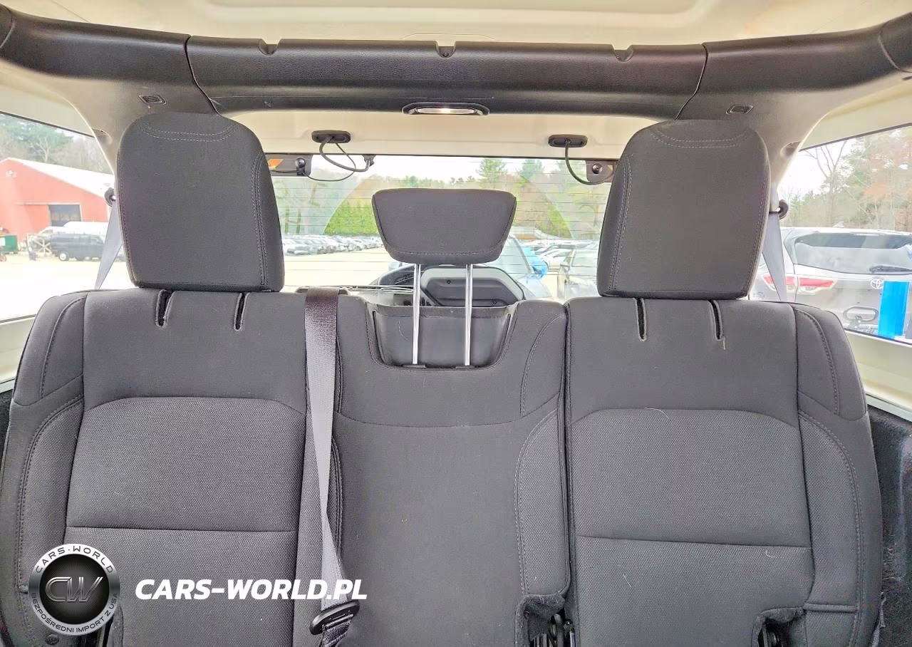 2018 Jeep Wrangler Unlimited Sahara VIN:1C4HJXEN4JW279349 - 10
