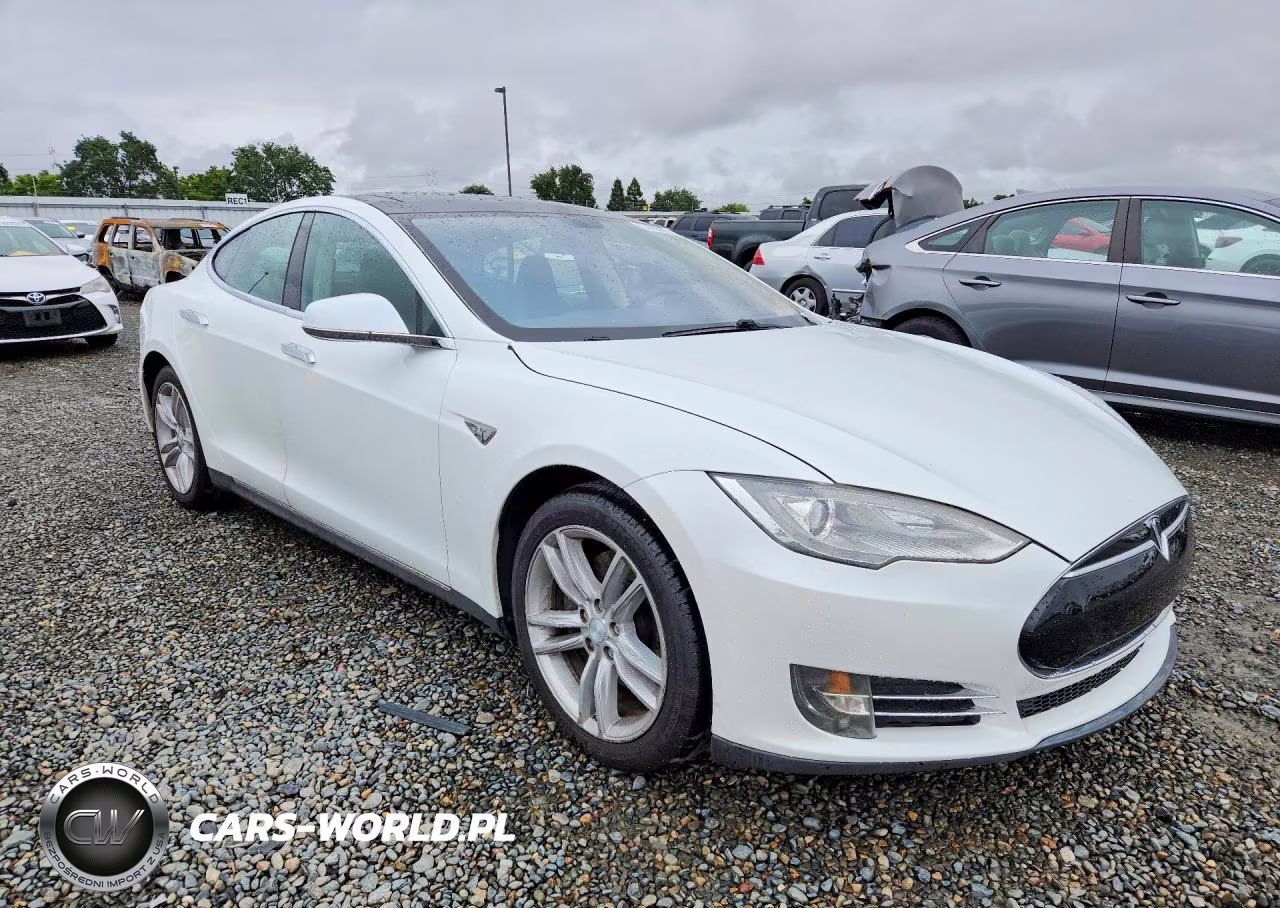 2013 Tesla Model S VIN:5YJSA1CP6DFP05722 - 4
