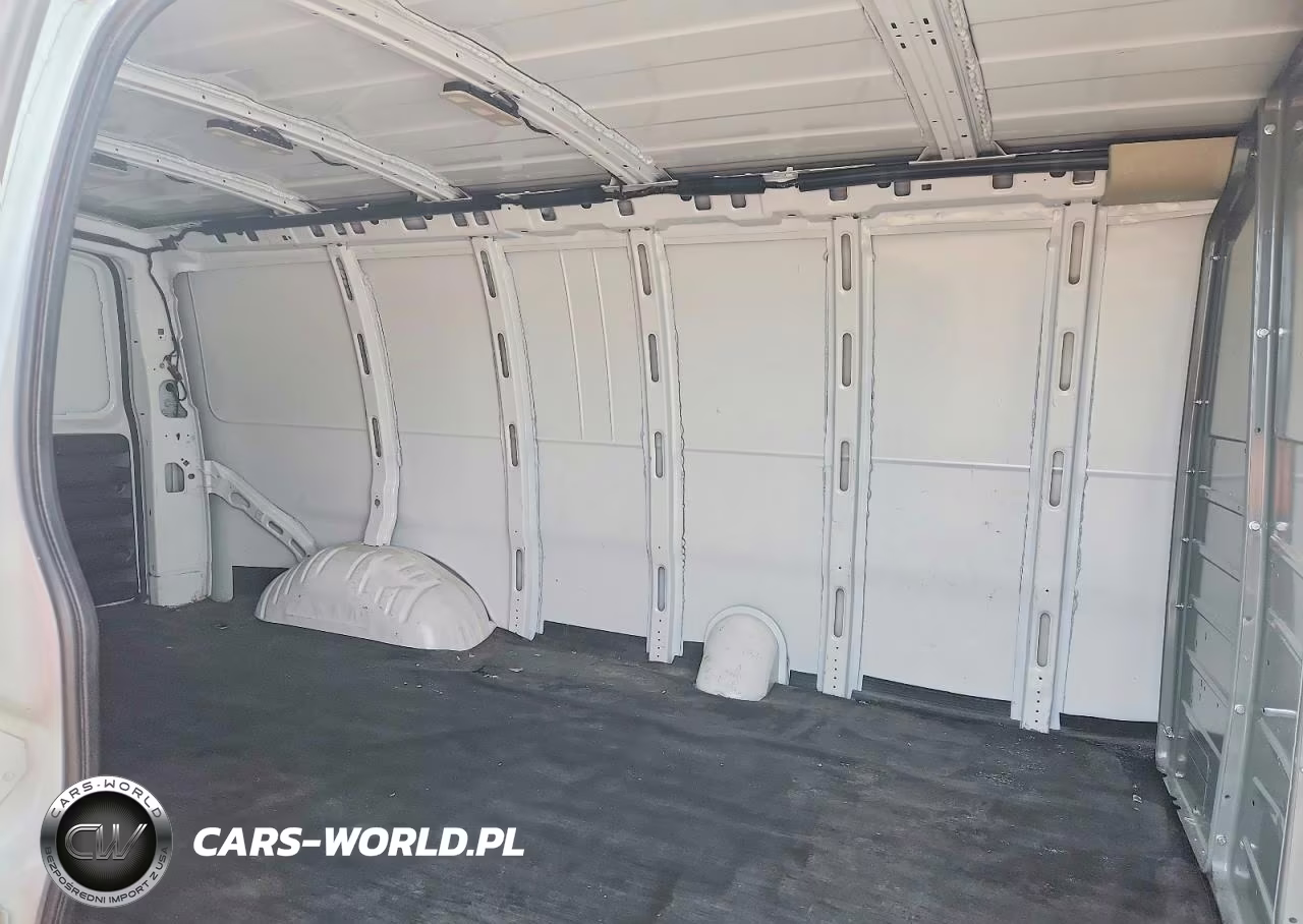 2024 Chevrolet Express 3500 Cargo Delivery Van VIN:1GCZGHFP0R1254188 - 11