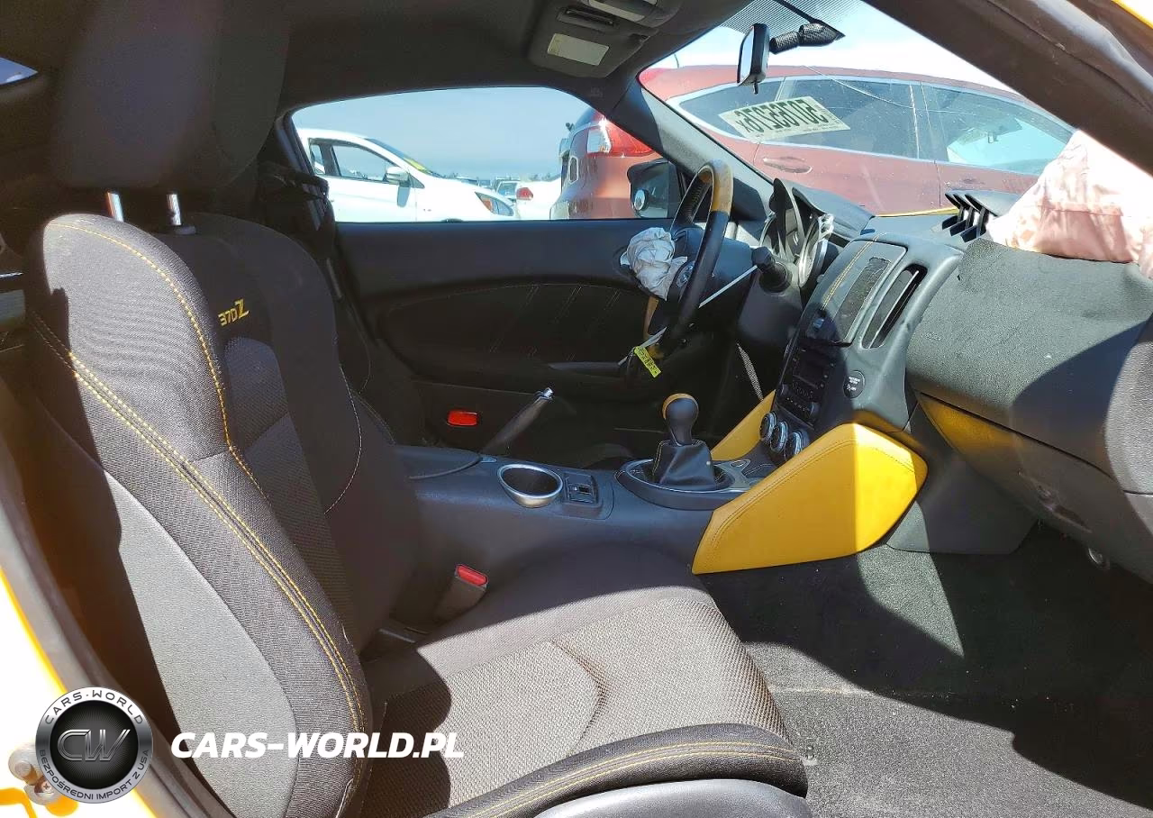 2018 Nissan 370Z Base VIN:JN1AZ4EH5JM572548 - 10