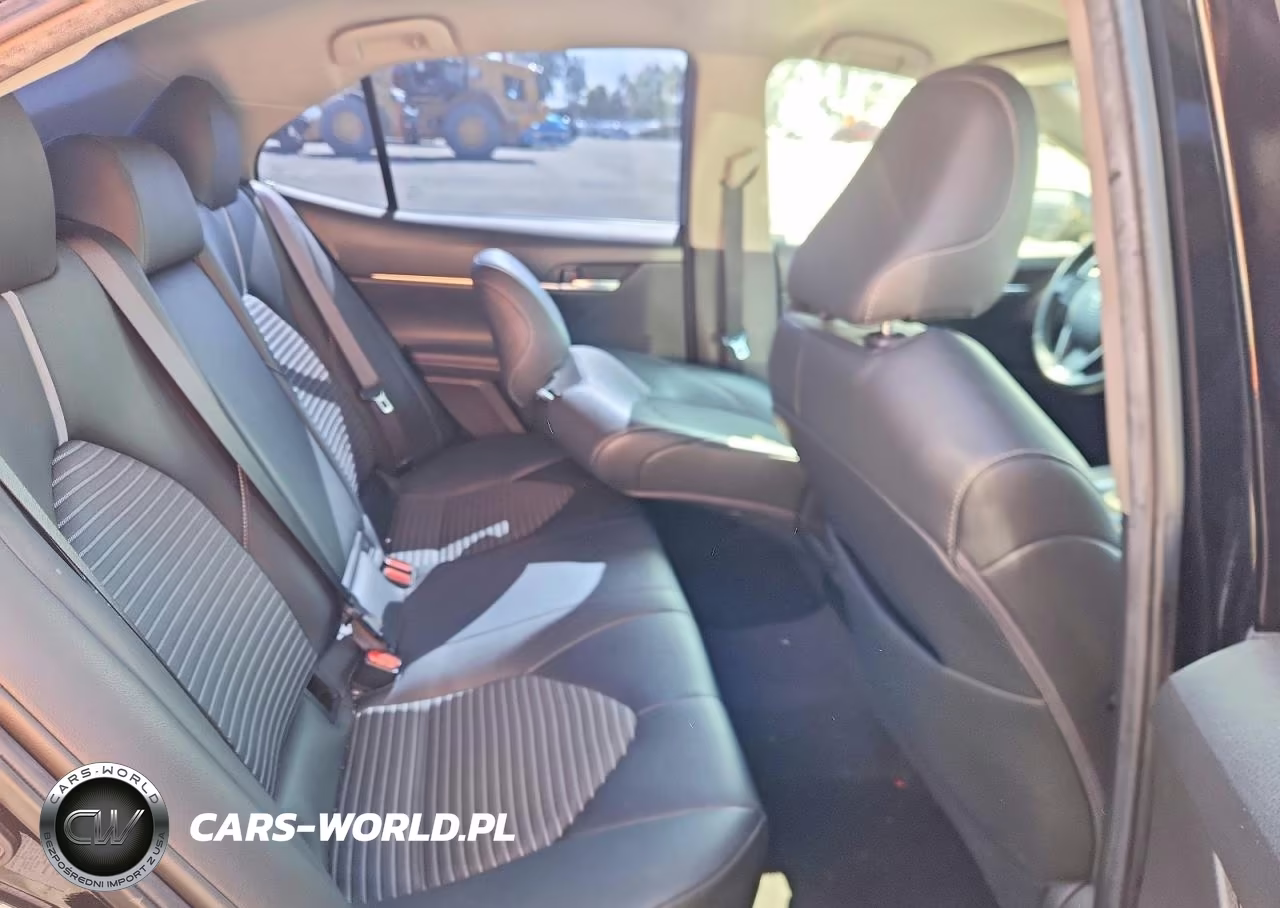 2018 Toyota Camry Se VIN:4T1B11HK5JU617014 - 10