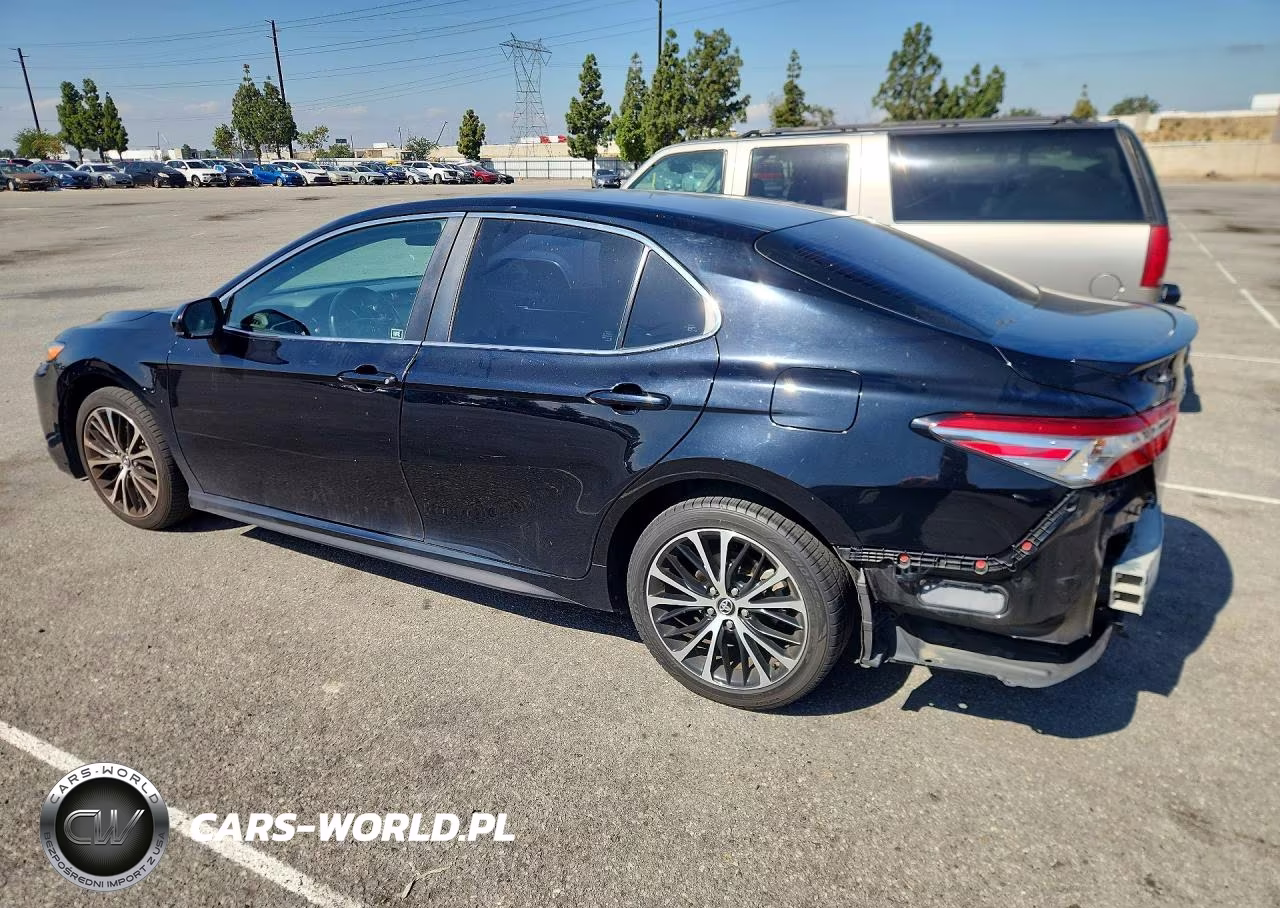 2018 Toyota Camry Se VIN:4T1B11HK5JU617014 - 2