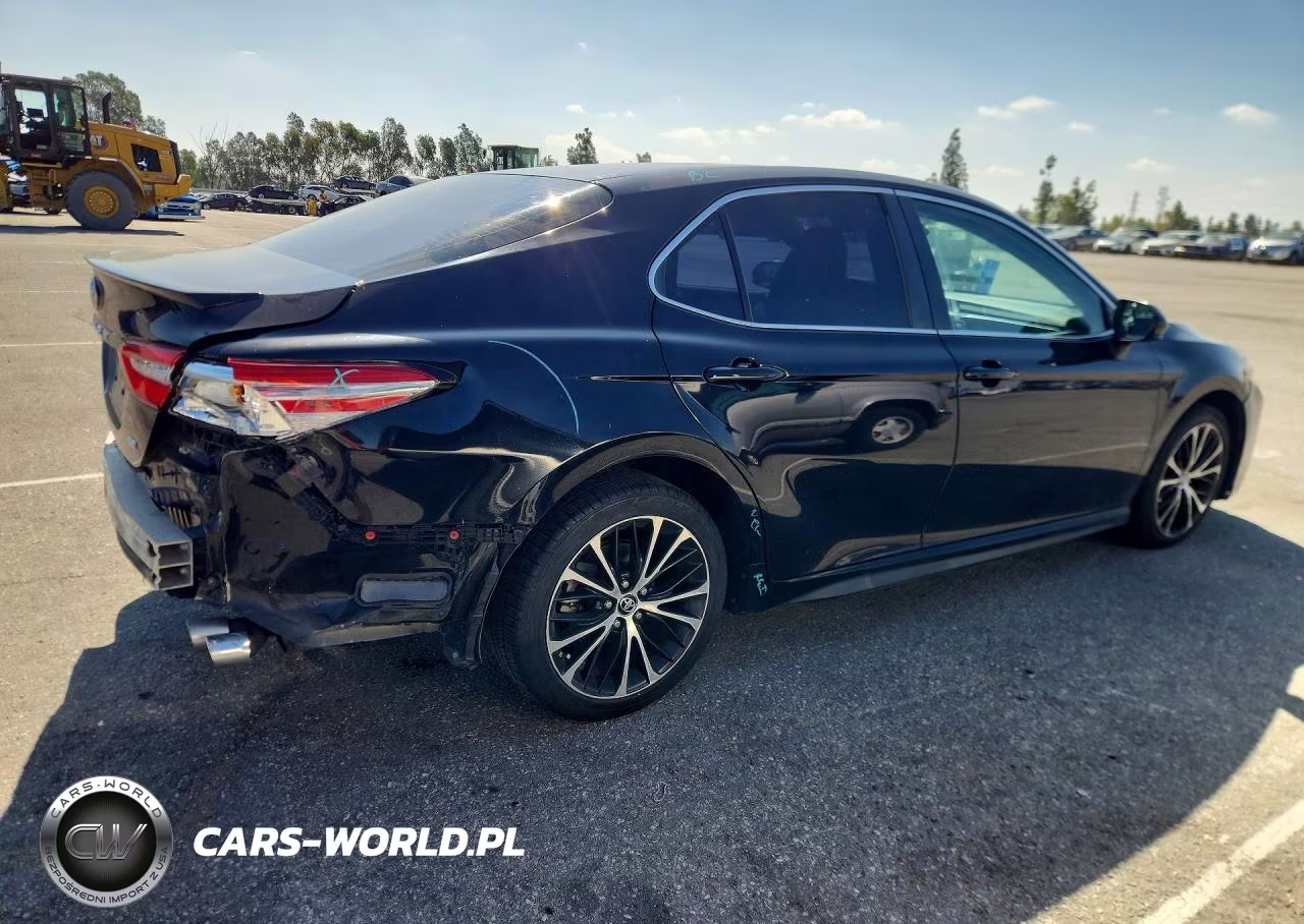 2018 Toyota Camry Se VIN:4T1B11HK5JU617014 - 3