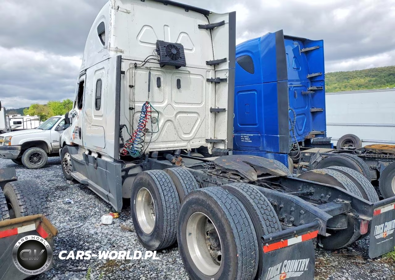 2022 Freightliner Cascadia 126 Semi Truck VIN:3AKJHHDRXNSNB5462 - 3